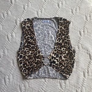 beginning boutique leopard print crop top